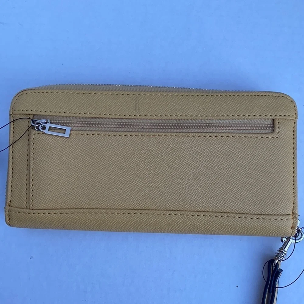 New Guess Womens Kamryn Zip-Around Wallet